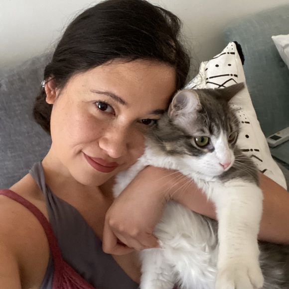 Meet your Posh Ambassador, Emma 💁🏻‍♀️ - Picture 3 of 12